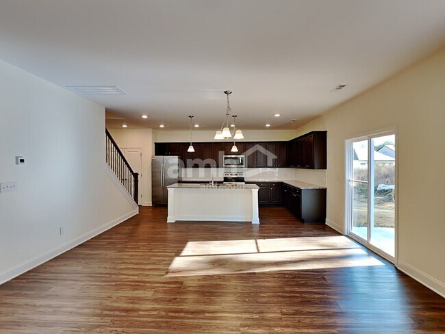 Building Photo - 440 Charity Ln