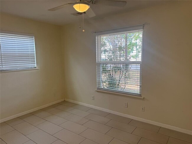 Foto del edificio - 8017 Tisdale Dr