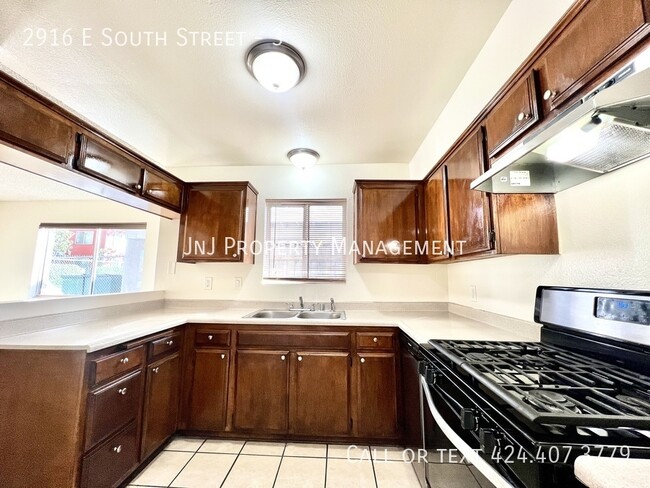 Foto del edificio - 2 Bed 1 Bath Apartment For Rent in Long Beach