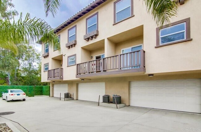 Foto del edificio - 2921 E St