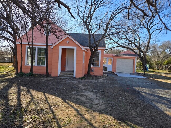 Building Photo - 906 King Ave