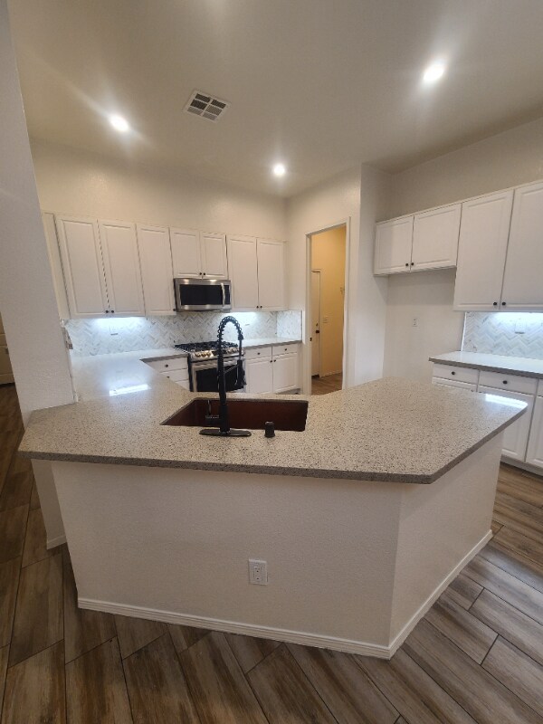 Building Photo - 1413 Wild Olive Rd