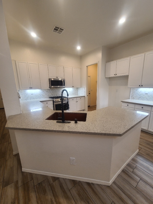 Foto del edificio - 1413 Wild Olive Rd