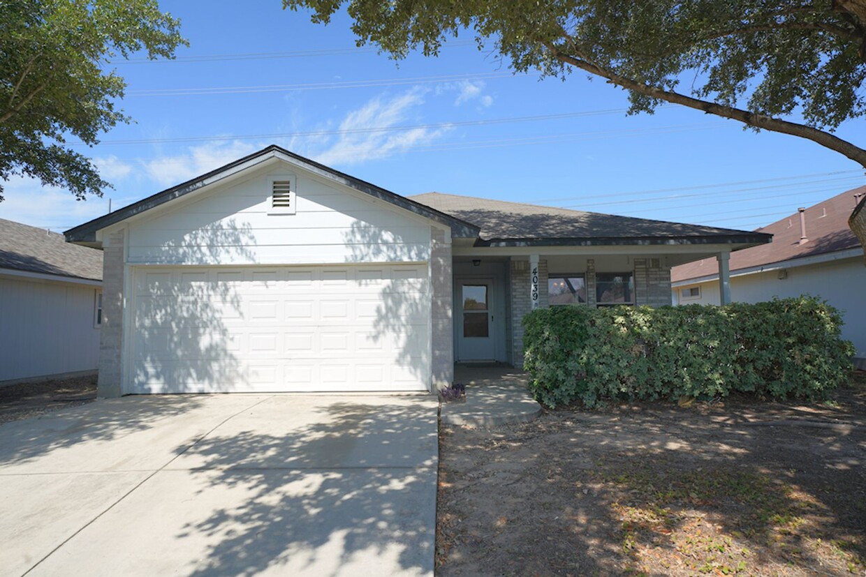 Foto principal - Great 3/2 Single Story Home Now Available ...