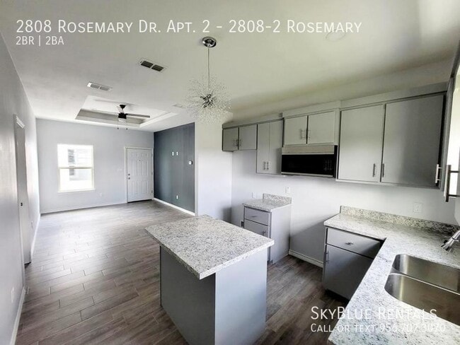 Building Photo - 2808 Rosemary Dr