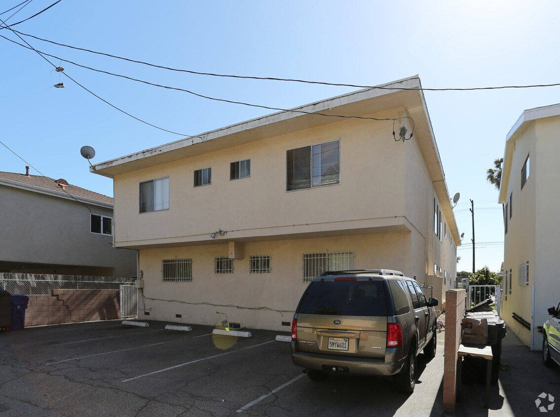 Building Photo - 4056 Inglewood Blvd