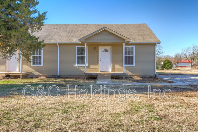 Building Photo - 914 Rockwood Avenue