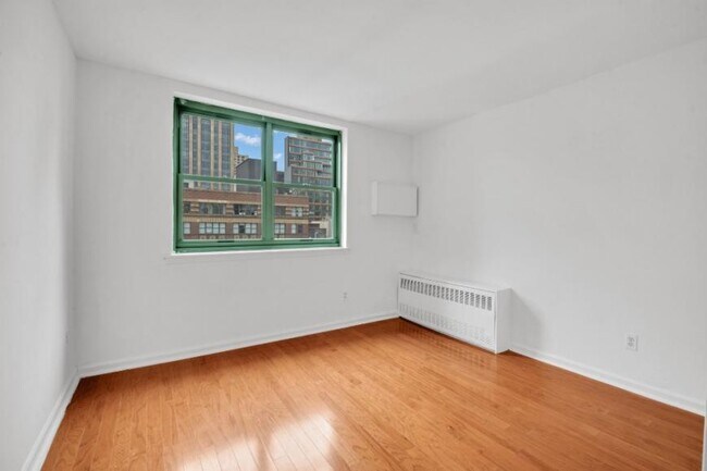 Building Photo - 3 bedroom in New York NY 10010