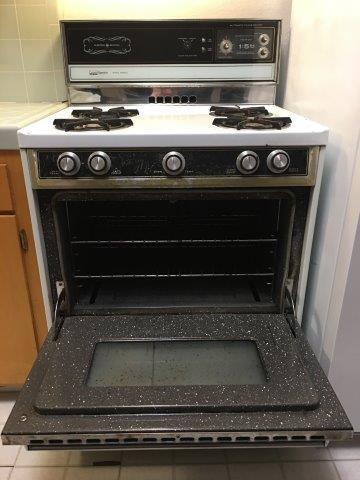 Gas oven/stovetop. - 60 Cold Springs Rd, Apt