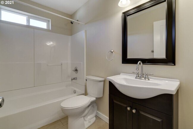 Foto del edificio - NEWER, MODERN 1 BEDROOM HOME! CONVENIENT L...