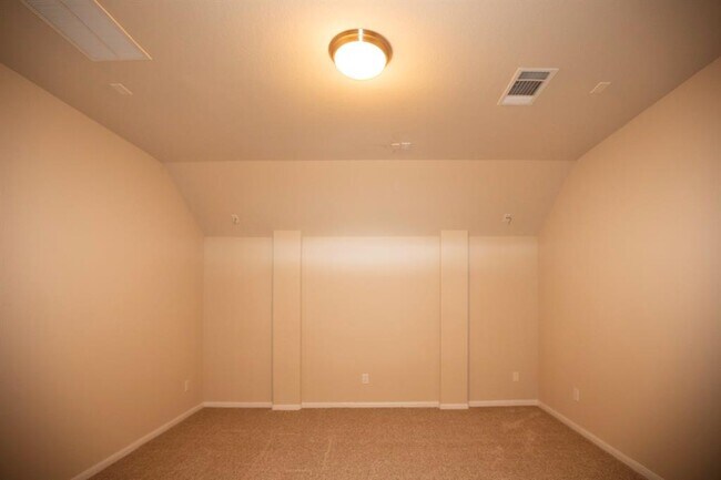 Building Photo - 7010 Stevenson Dr