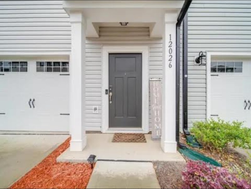Foto principal - 12026 Chesapeake Mallard Dr