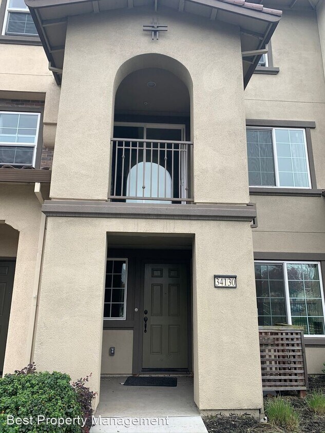 Primary Photo - 3 br, 3.5 bath House - 34130 Lugano Ter.
