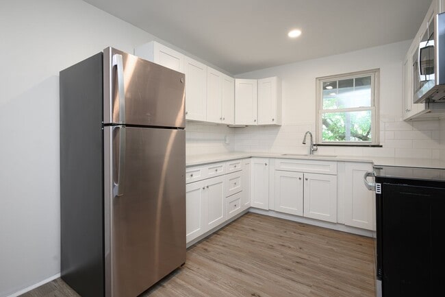 Building Photo - Single Family Home