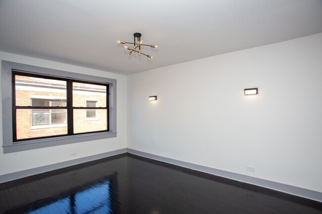 Foto del edificio - 7505 S Yates Blvd