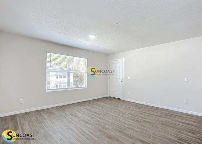 Building Photo - 11485 Oakfield Ct