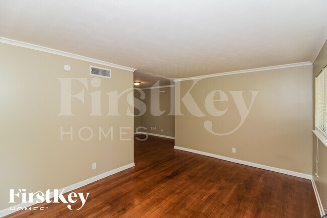 Building Photo - 5405 Lyford Ave