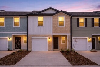 Building Photo - 5942 Chestnut Grv Pl