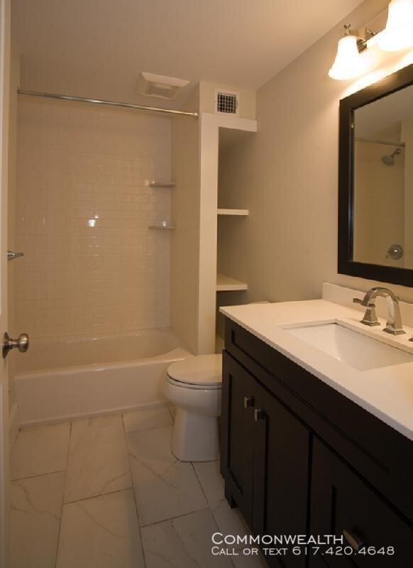 Foto del edificio - South End 1st floor patio 2 bed NO FEE 9/1
