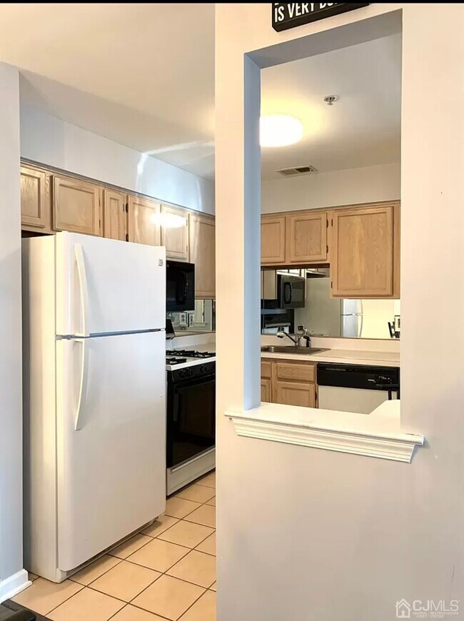 Building Photo - 226 Waterford Dr