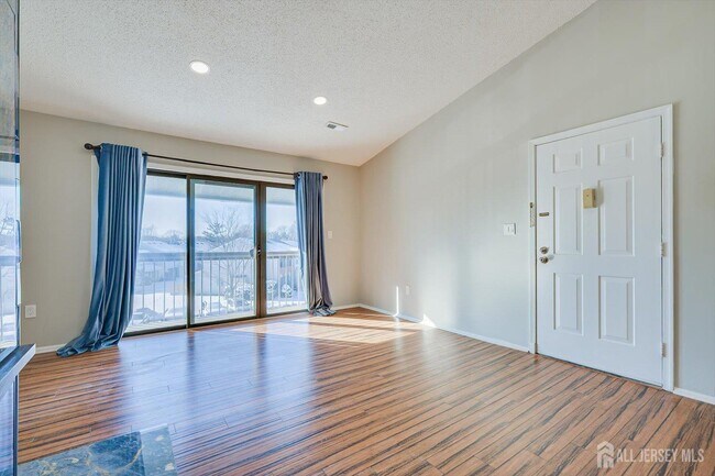 Foto del edificio - 344 Danbury Ln