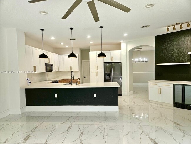 Building Photo - 1064 SW 159th Ln