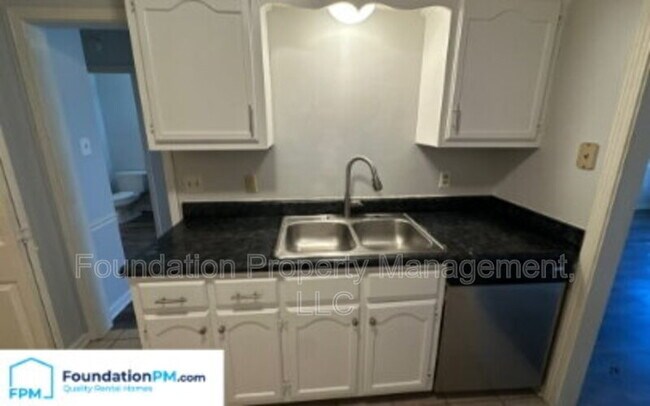 Building Photo - 3892 Oak Branch Cir W