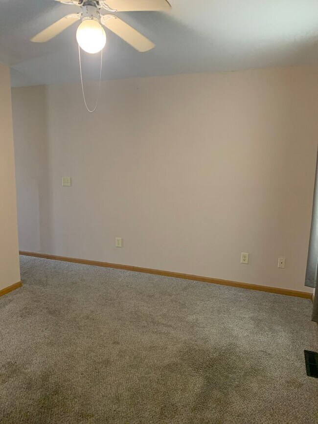 Foto del edificio - 3 bedroom, 2 bath house