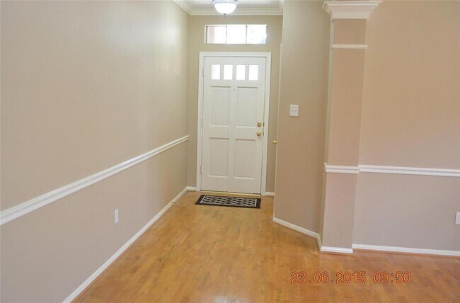 Building Photo - 14427 Shannon Ridge Rd