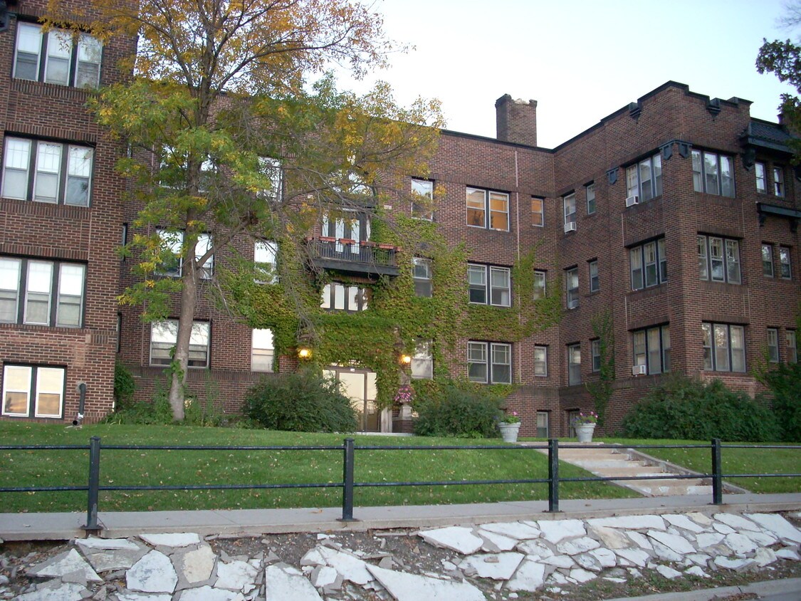 Primary Photo - 234 N Mississippi River Blvd