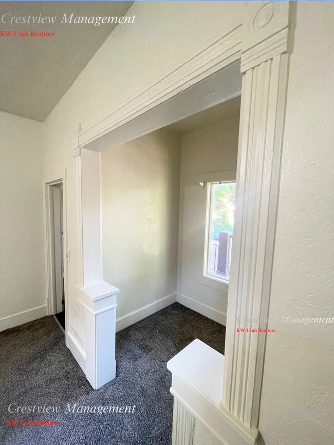 Building Photo - Liberty - Bell Duplex