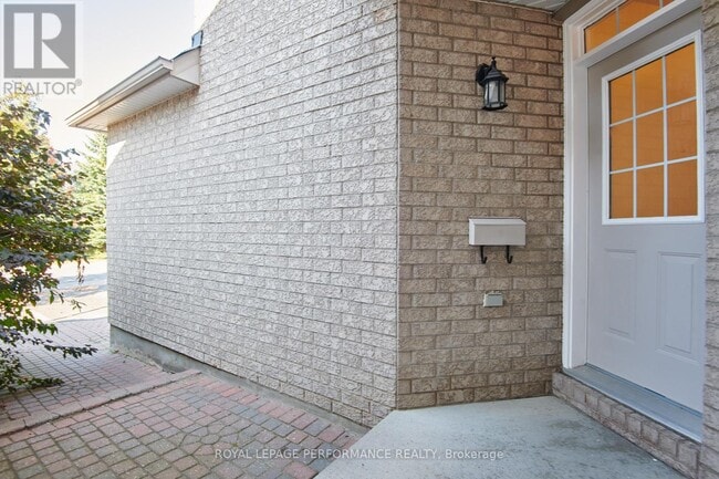 Building Photo - 22 Mountain Ash Dr