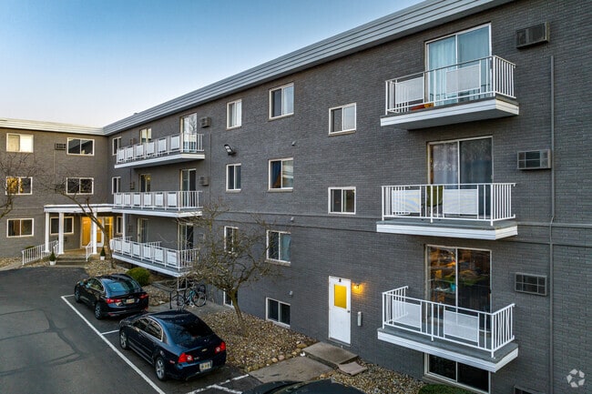 Balconies - Gold Zone Ridge
