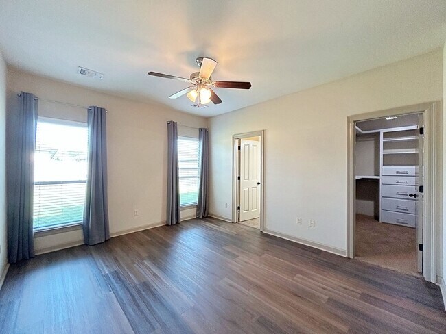 Foto del edificio - 3 Bedroom Home in  St Gabriel in a Gated C...