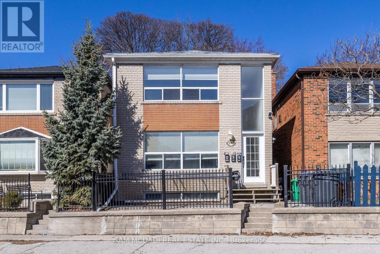 Photo principale - 376 Lakeshore Rd W