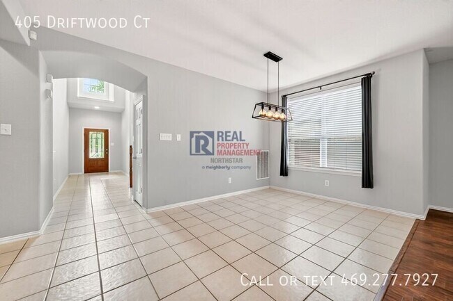 Foto del edificio - 405 Driftwood Ct