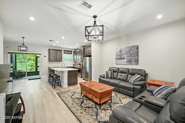 Building Photo - 12073 Calvesta St