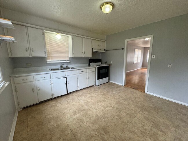 Building Photo - 2107 14th St