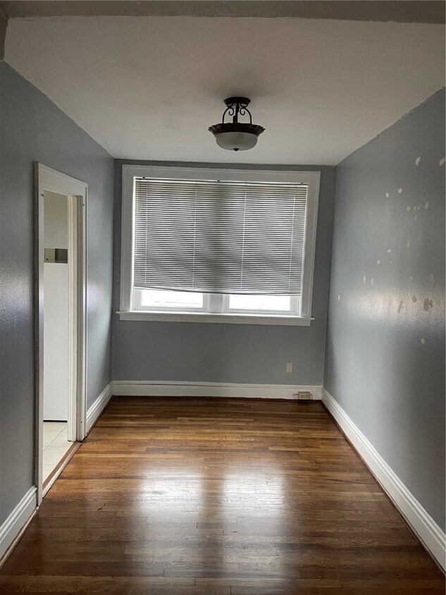Foto principal - 1340 Yale Ave