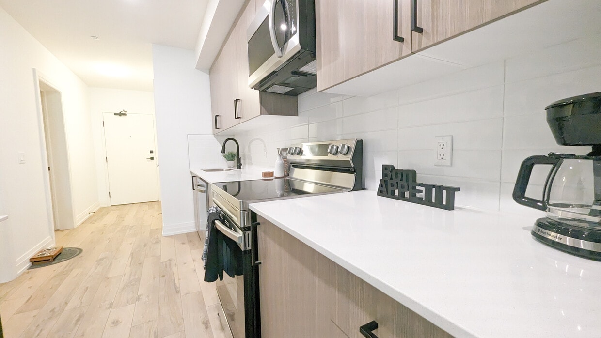 169 Borden Ave N. Apartments 169 Borden Av N Kitchener, ON