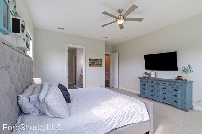 Building Photo - 3 br, 2.5 bath House - 395 Castaway Drive
