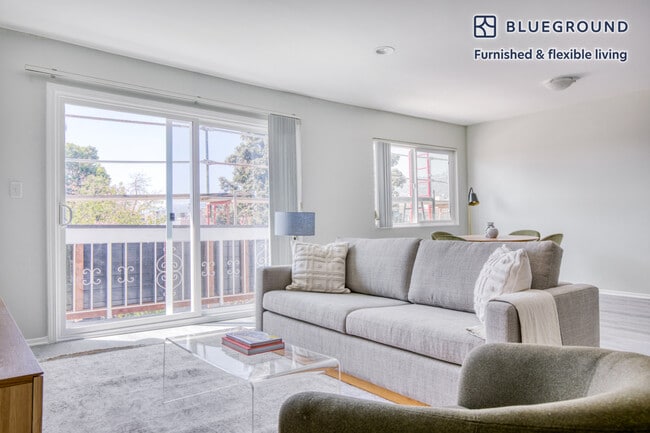 Building Photo - 616 N Sweetzer Ave