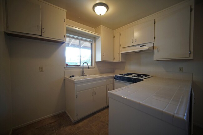 Foto del edificio - Charming 2 bedroom 1 bathroom in Rocklin!