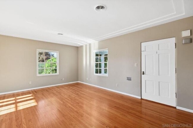 Building Photo - 4796 Valencia Dr
