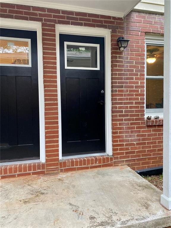 Building Photo - 487 Lakeshore Dr NE