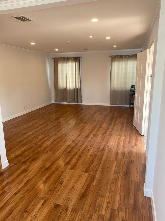 Foto del edificio - 7755 Summitrose St