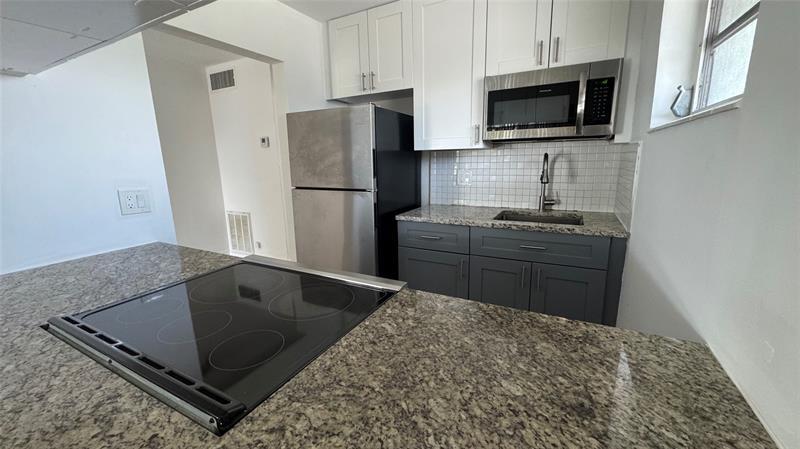 Foto principal - 344 SE 11th Ave