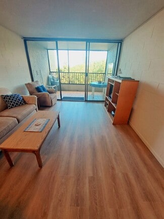 Building Photo - 1875 Kalanianaole St