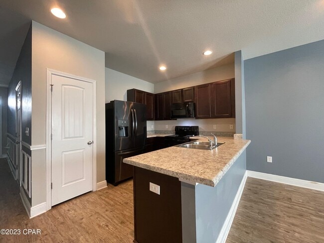 Building Photo - 5925 Callaway Cir