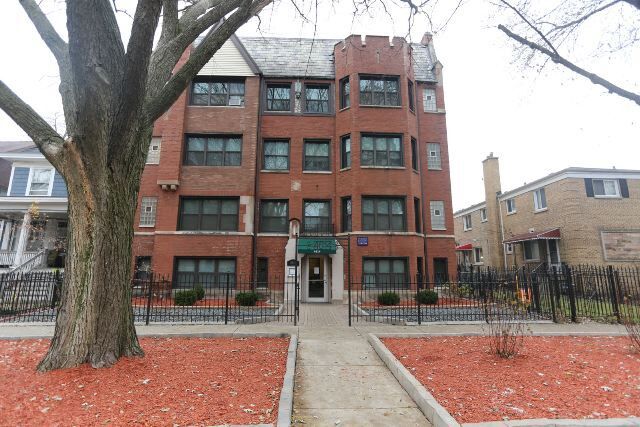 Building Photo - 4617 N Paulina St